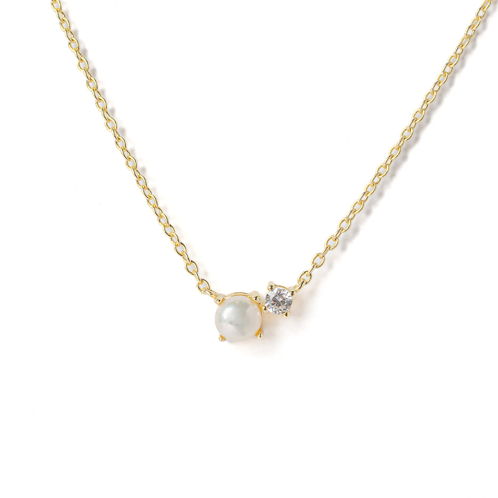 Single pearl necklace