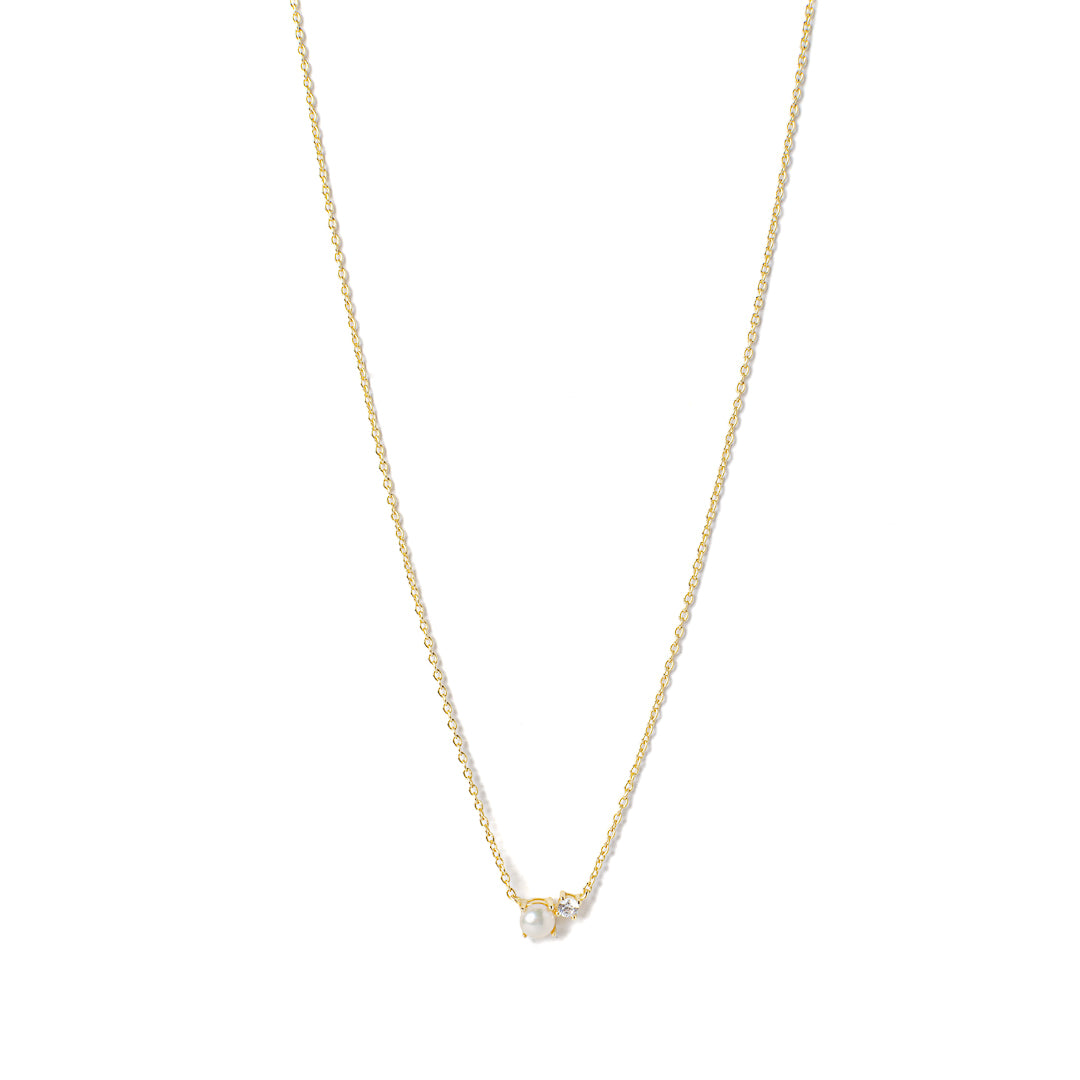 Single pearl necklace